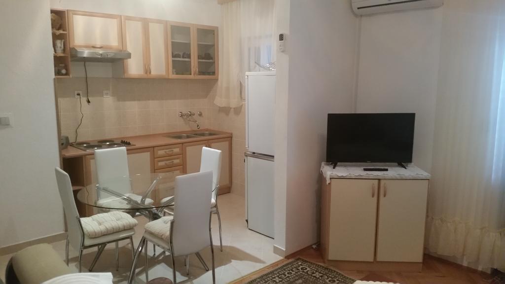 Apartment B&K Raslina Экстерьер фото