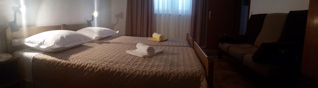 Apartment B&K Raslina Экстерьер фото